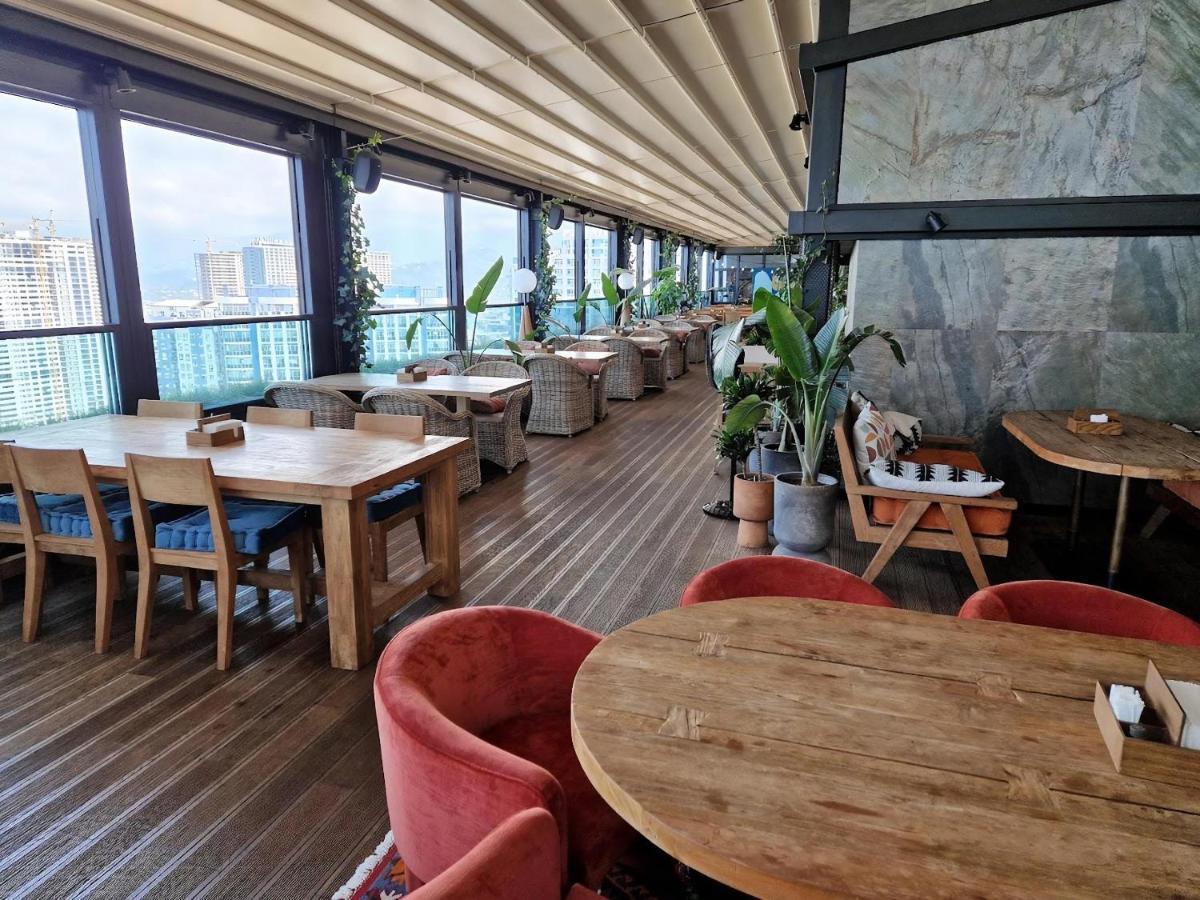Sea To Sky Beachfront Studio Apartment With Stunning Sea Views In Batumi Exterior photo